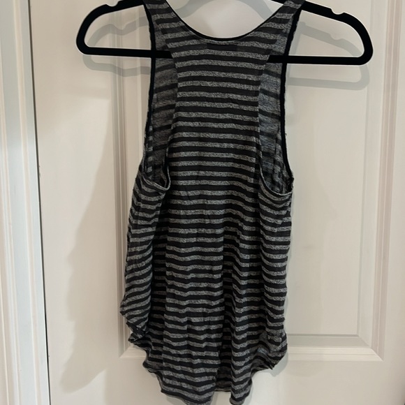 Aritzia tank top - Picture 2 of 3